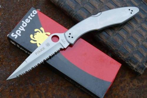 5891 Spyderco Police Full Serrated Edge фото 2